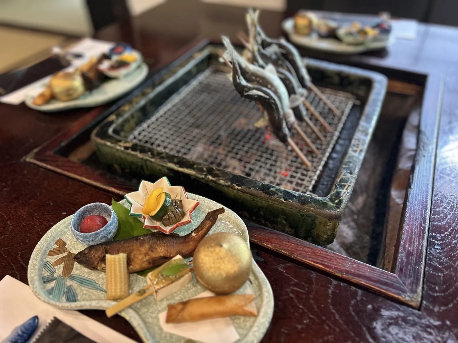 鮎料理と囲炉裏炭火焼きのお膳