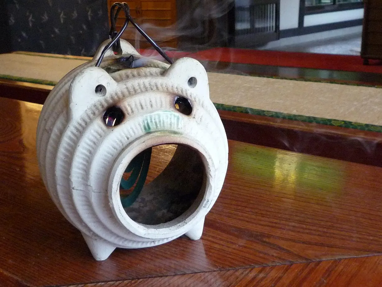 豚の蚊遣り器