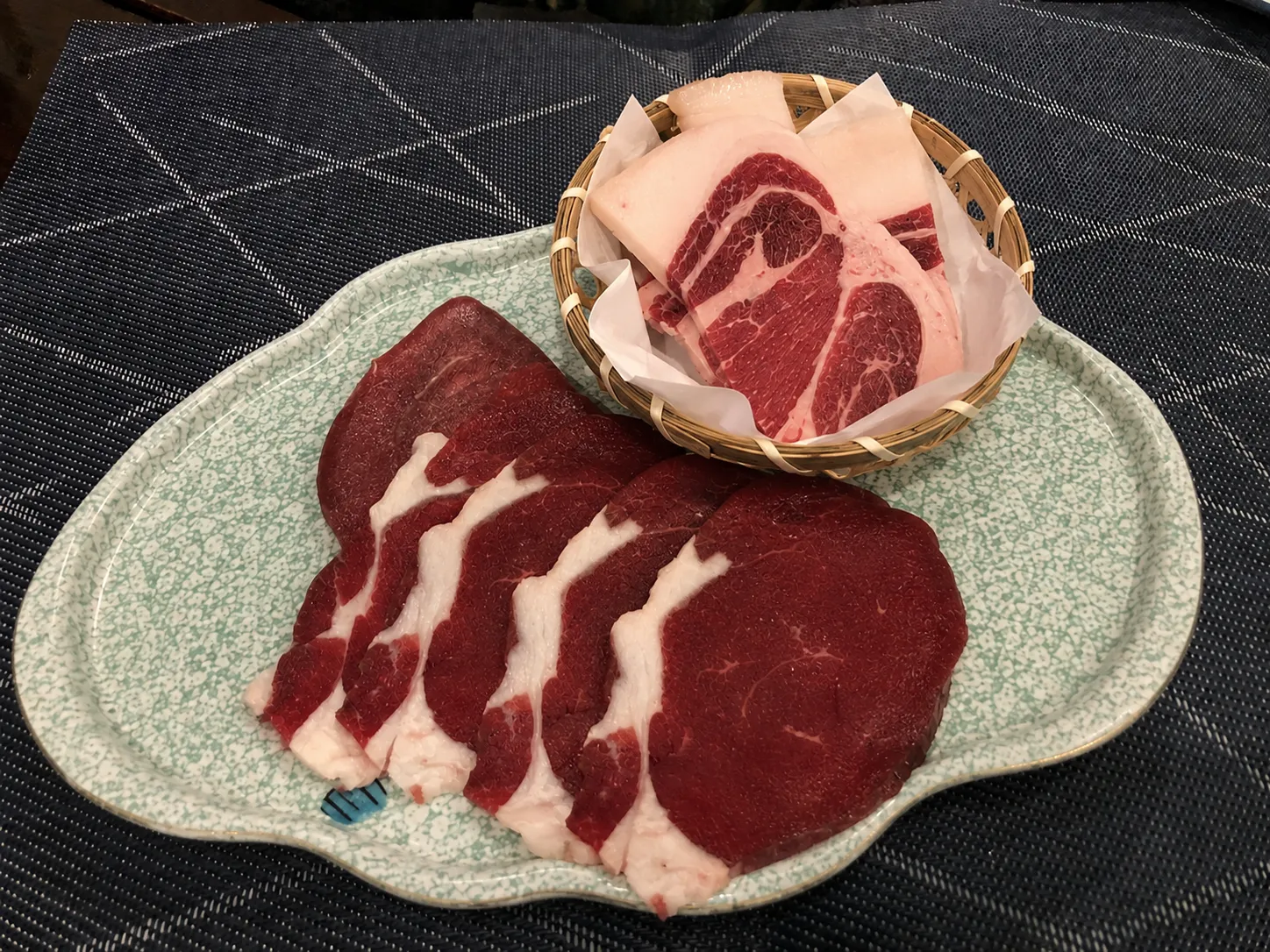 えぞ鹿と恵那 天然猪肉