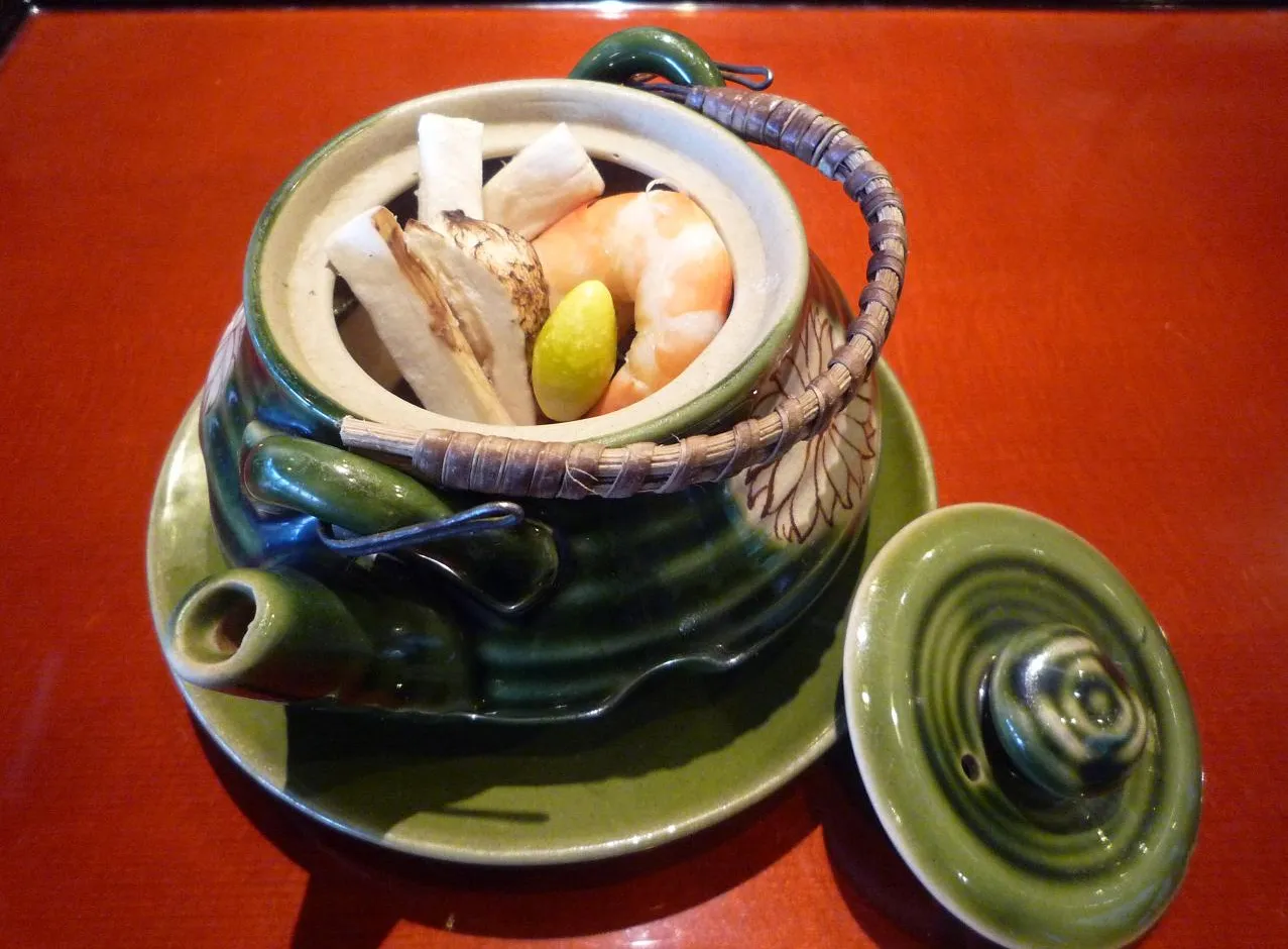 松茸の土瓶蒸し