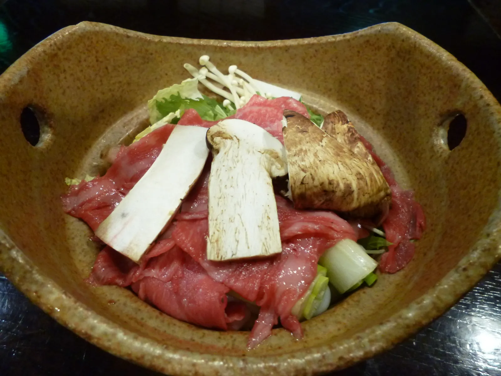 松茸と飛騨牛の牛鍋