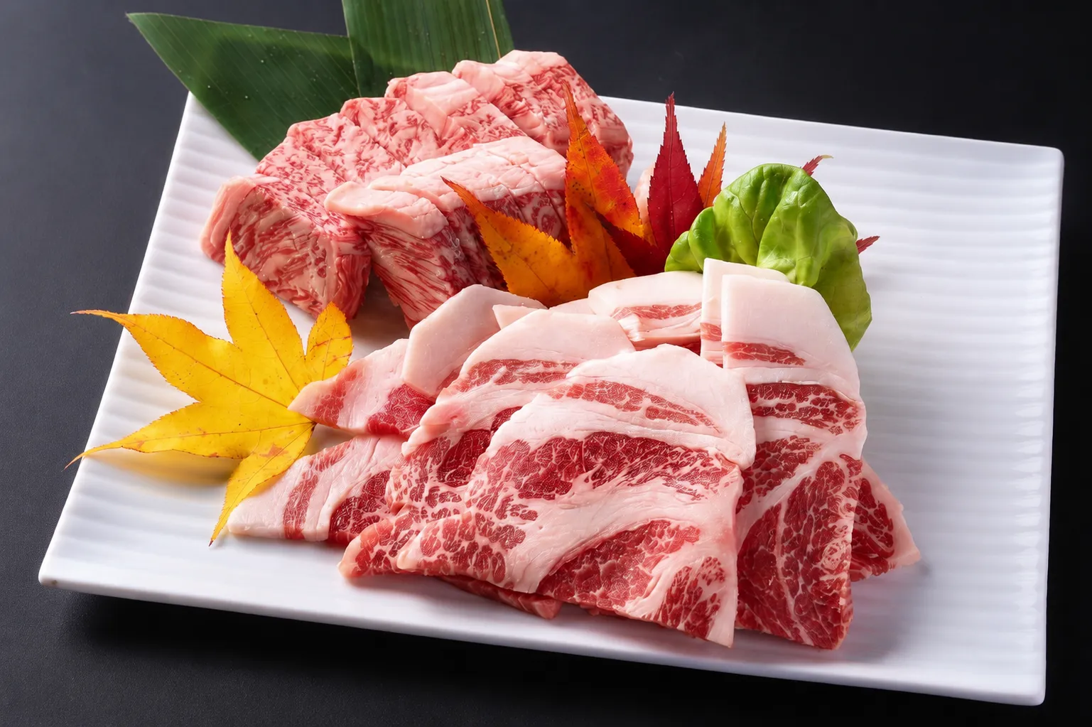 特選 飛騨牛肉 肩ロースと寒天育ち三浦豚