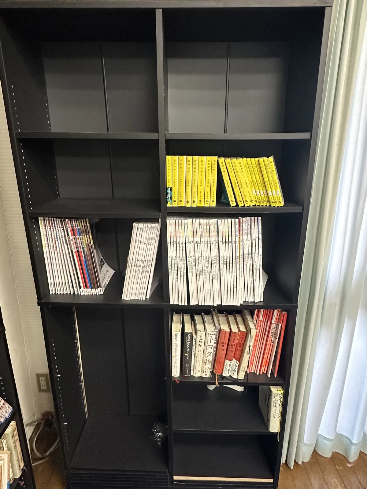 リラックスルームの書棚