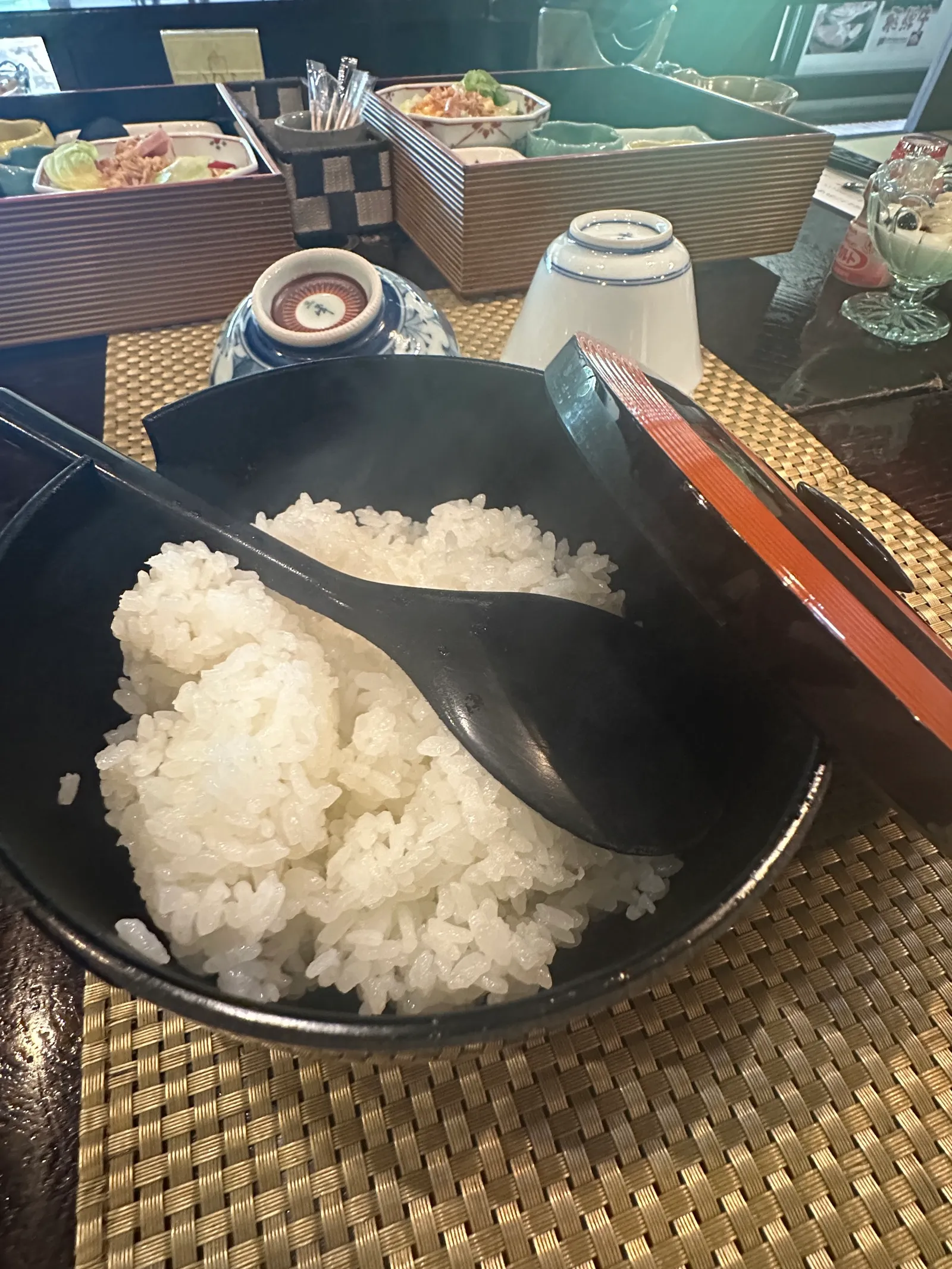 炊きたての富田・大円寺コシヒカリ米