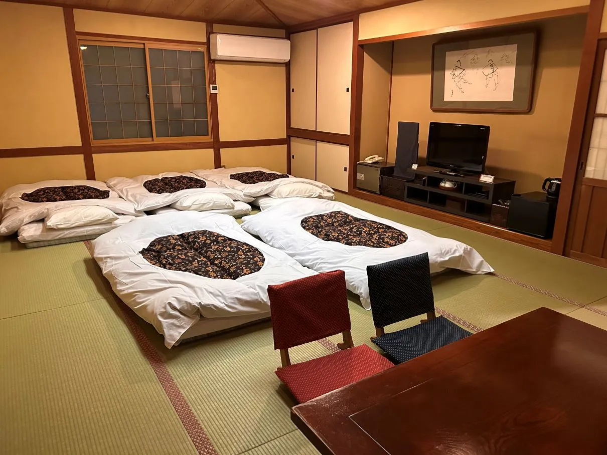 和室20畳 お布団を敷いた様子